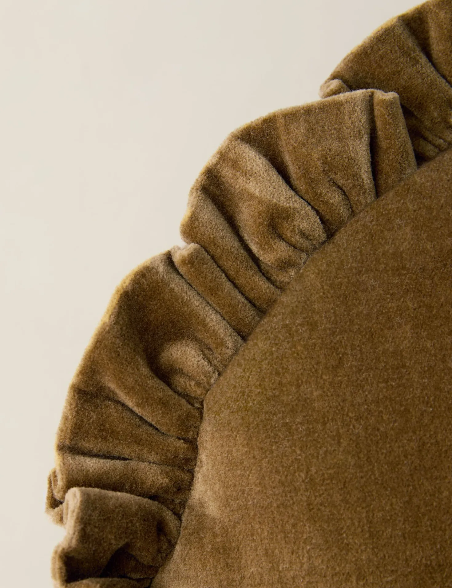 Mauree Velvet Round Pillow