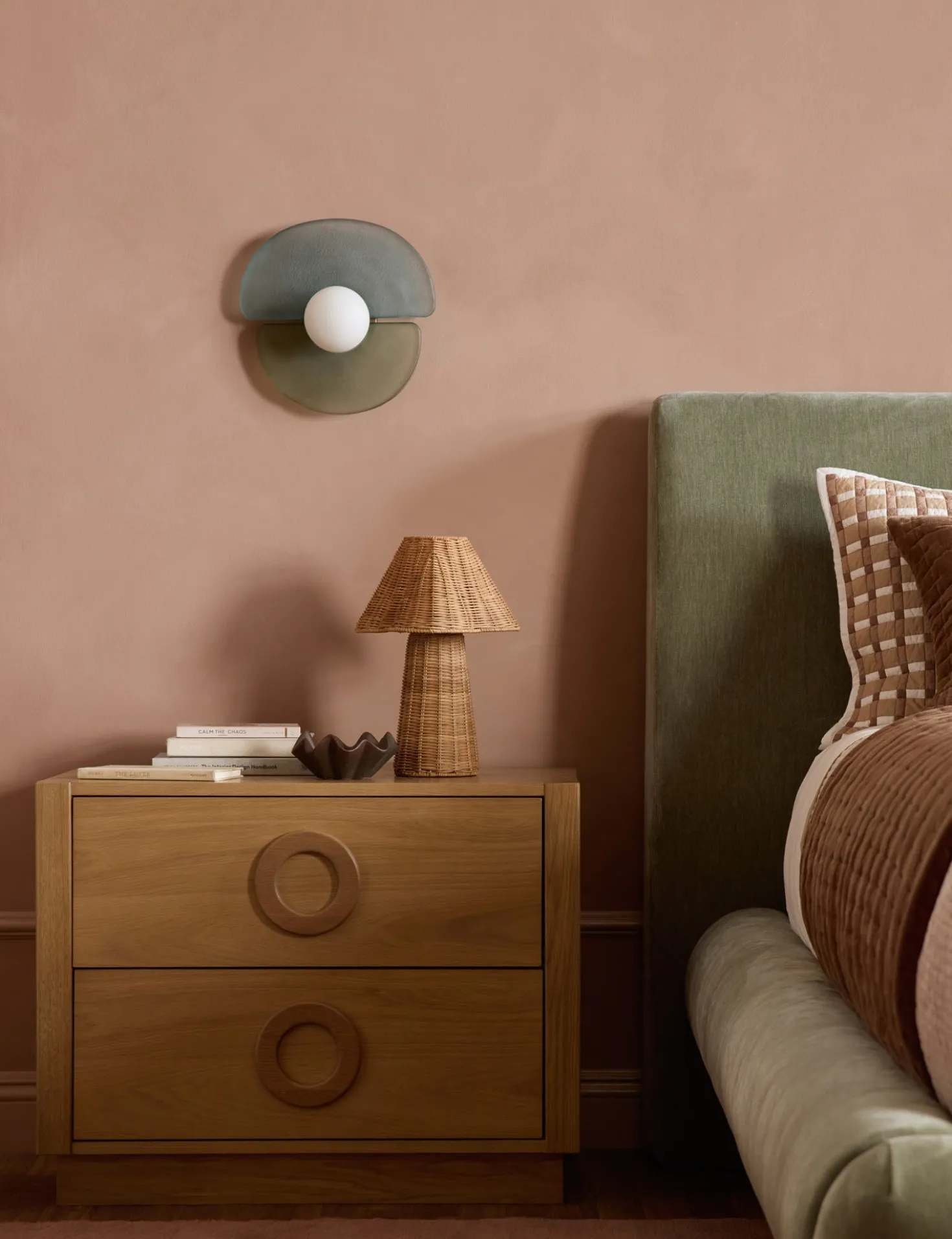 Moody Sconce