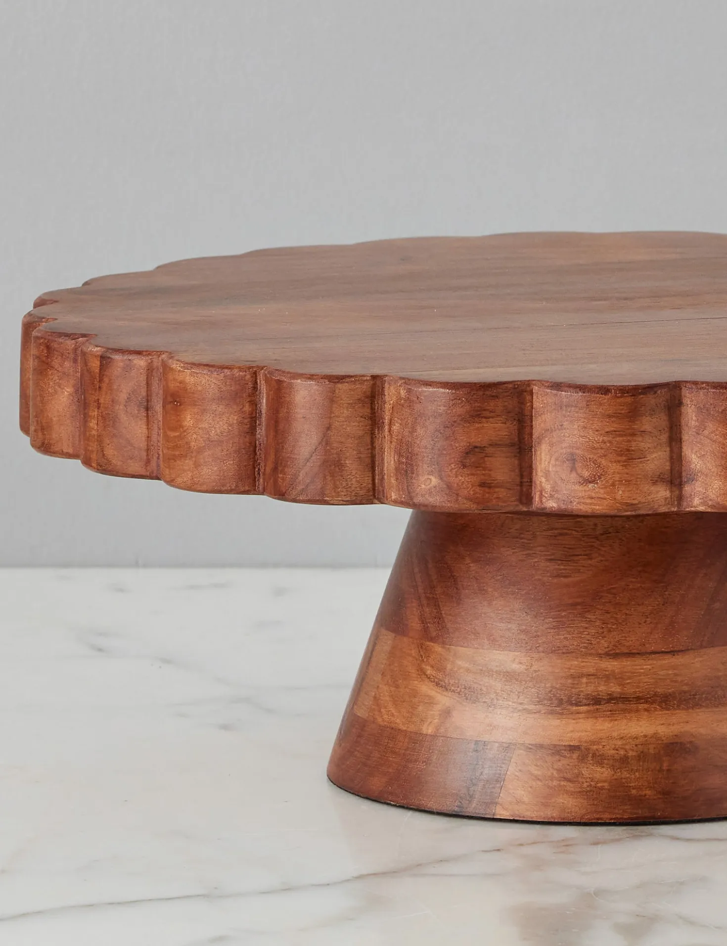 Natural Scalloped Cake Stand by etúHOME