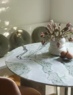 Naya Vase