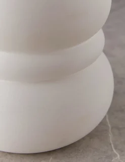 Naya Vase