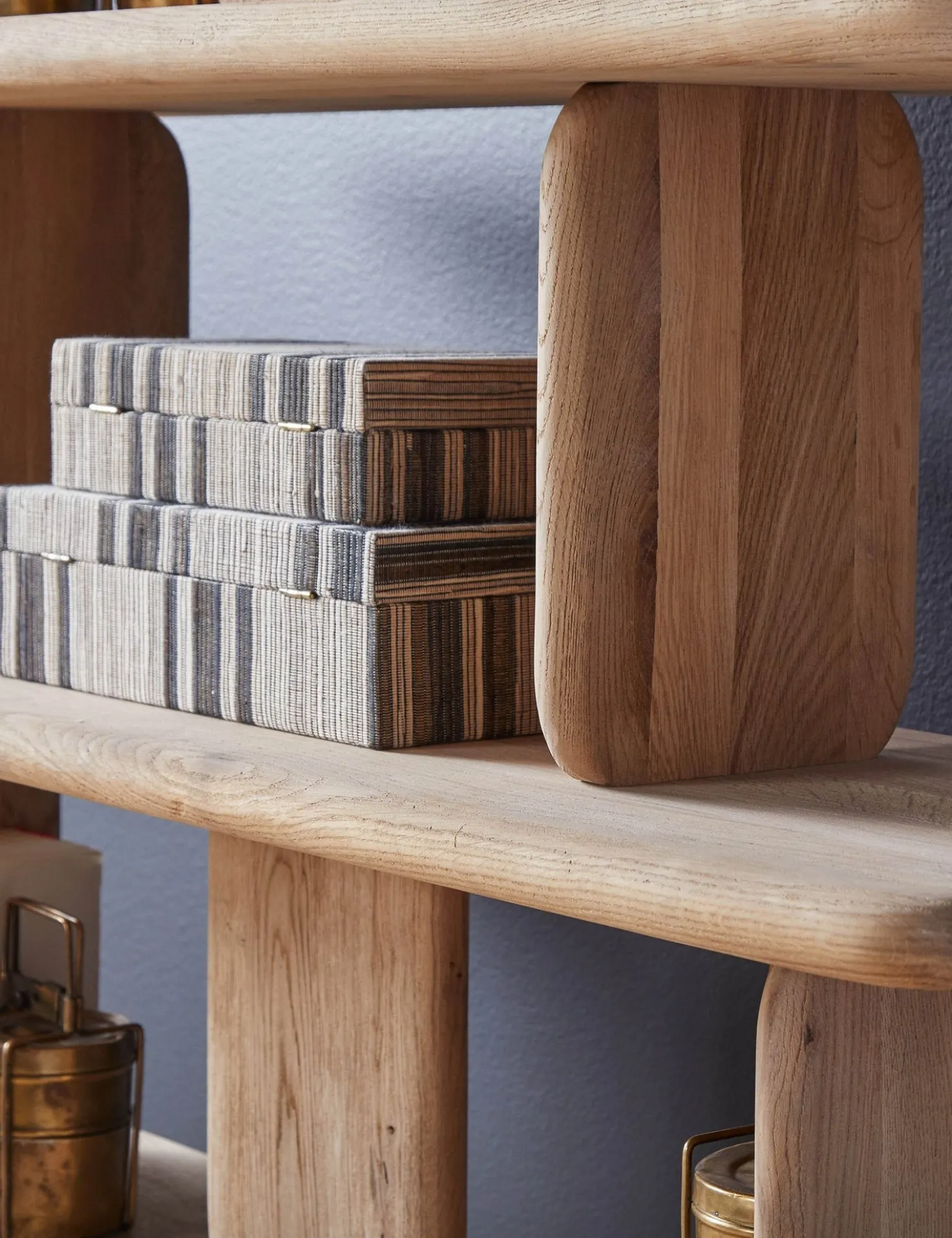 Nera Bookcase