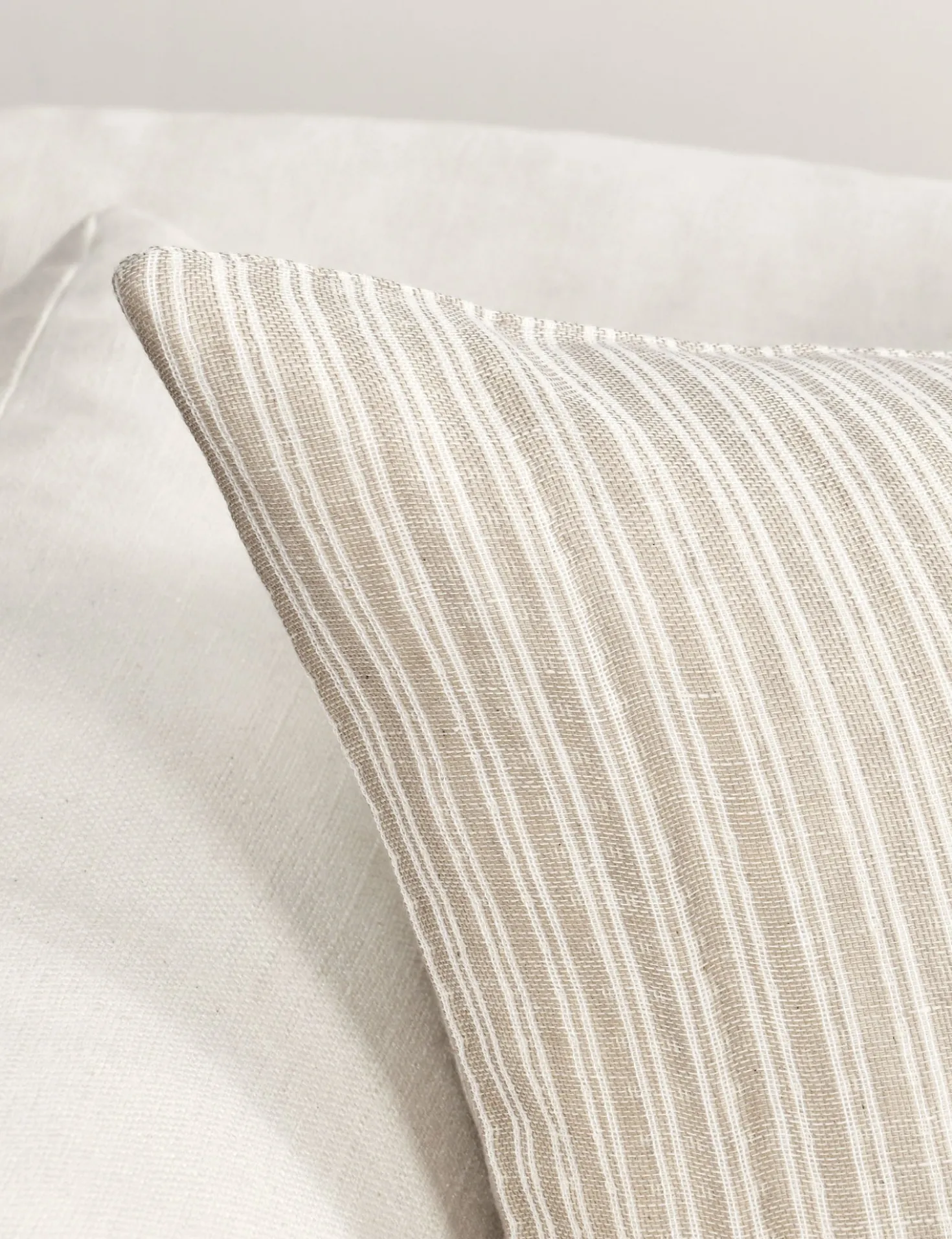 Nevya Pillow