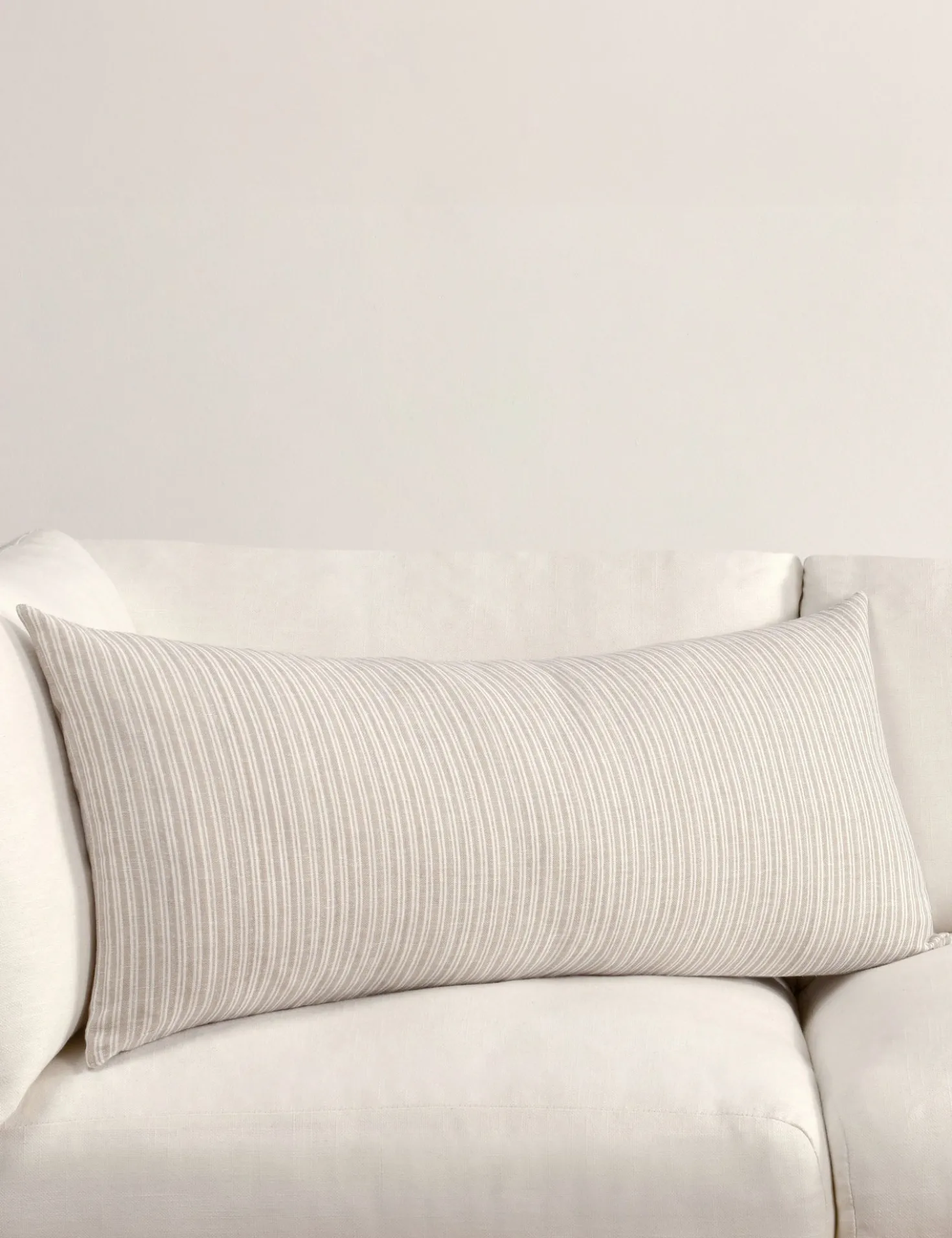 Nevya Pillow