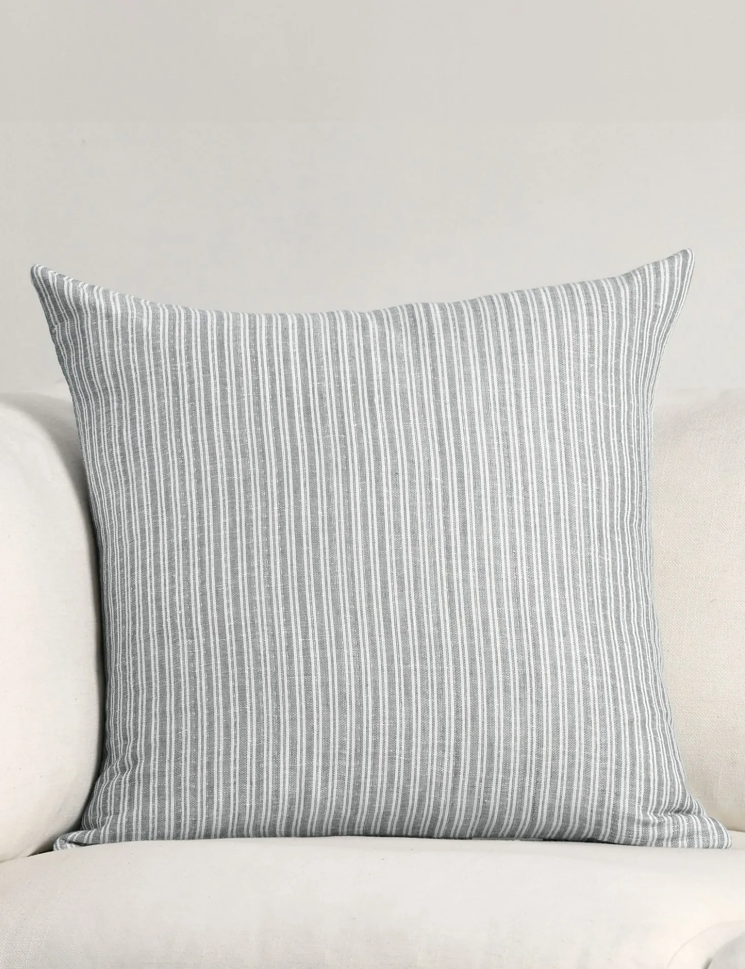 Nevya Pillow