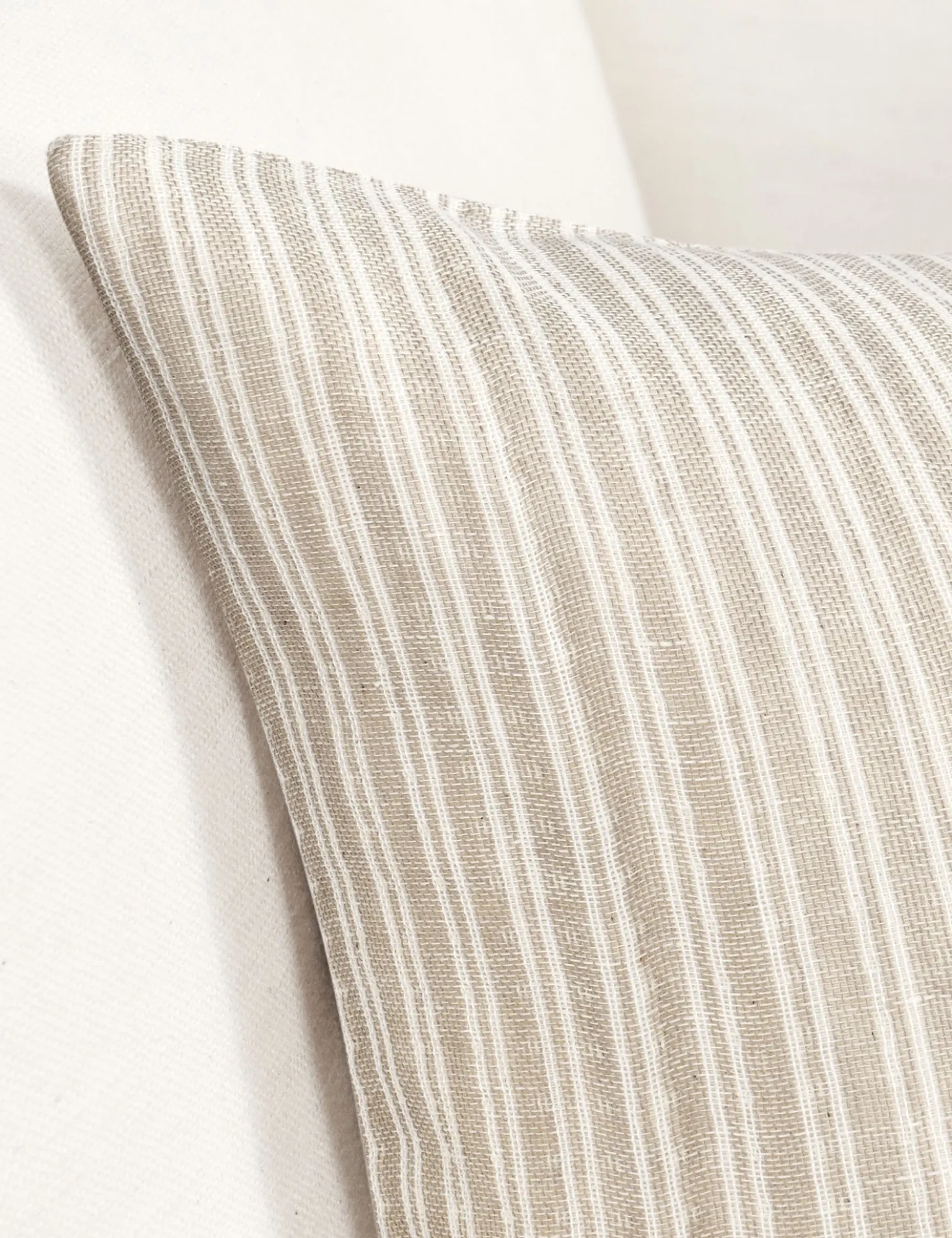 Nevya Pillow