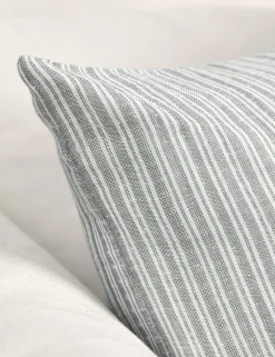 Nevya Pillow