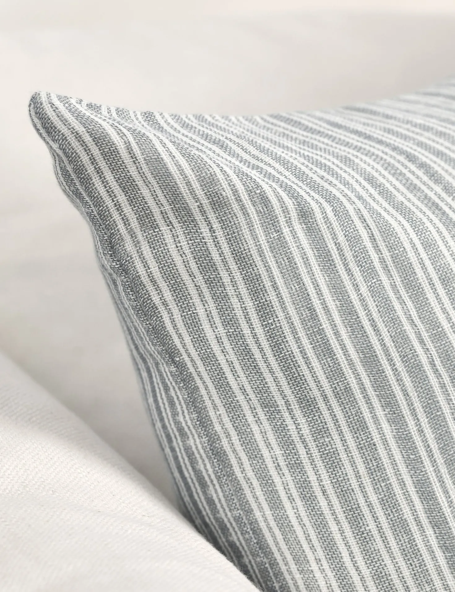 Nevya Pillow