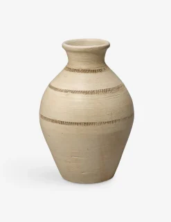 Nisa Vase