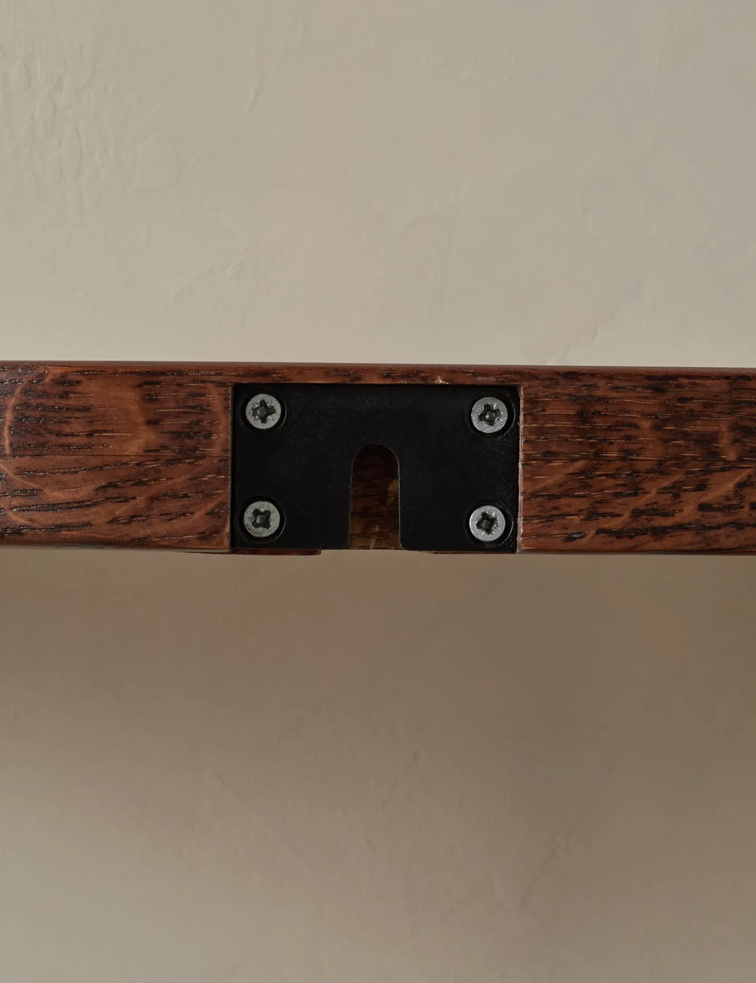Nomi Shelf