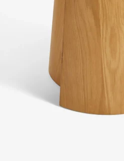 Pau Round Dining Table