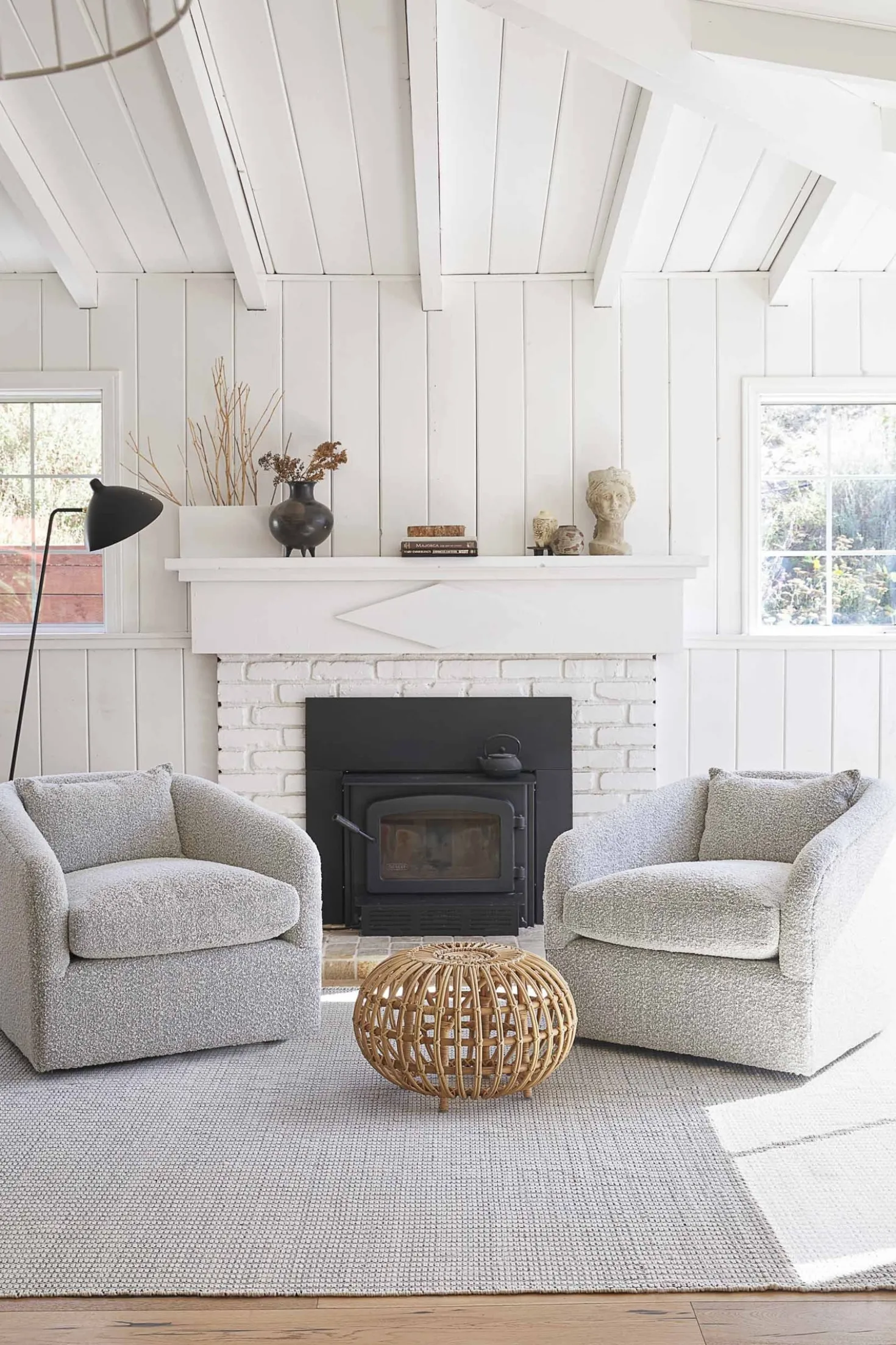 Ren Swivel Chair