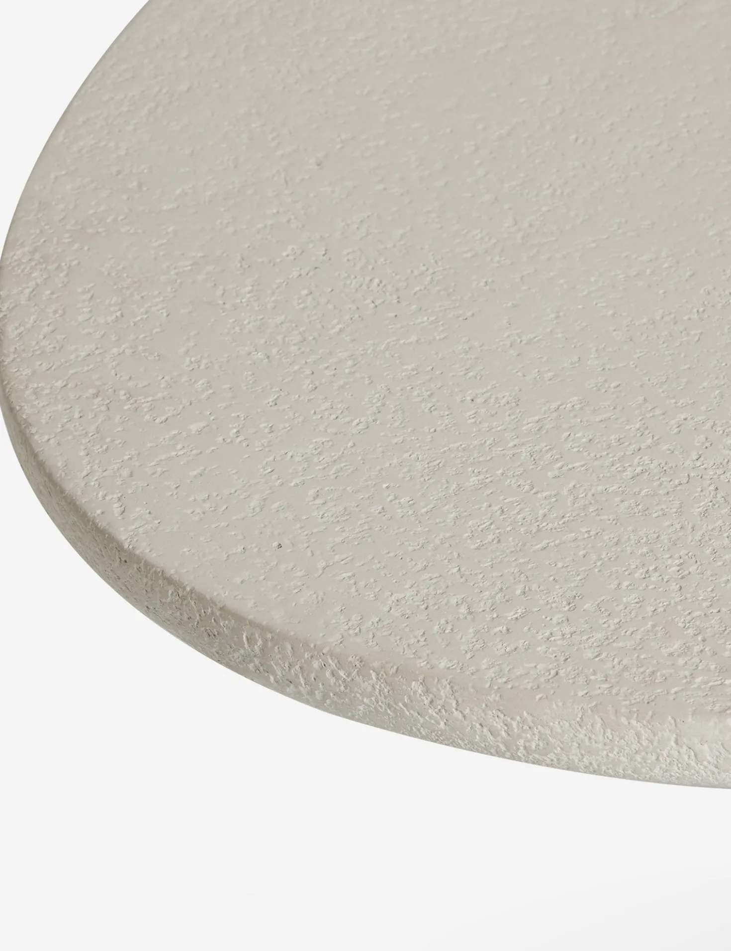 Rodrigo Indoor / Outdoor Oval Dining Table