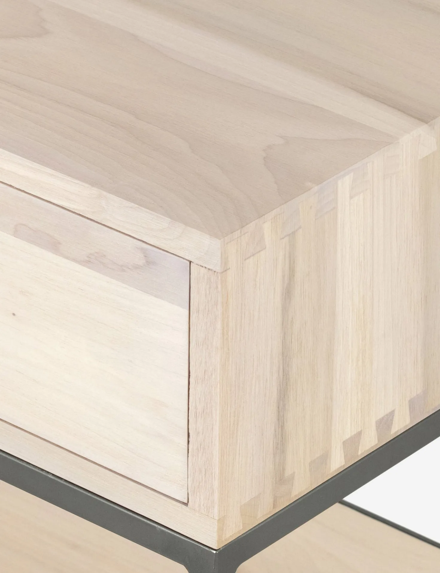 Rosamonde Nightstand