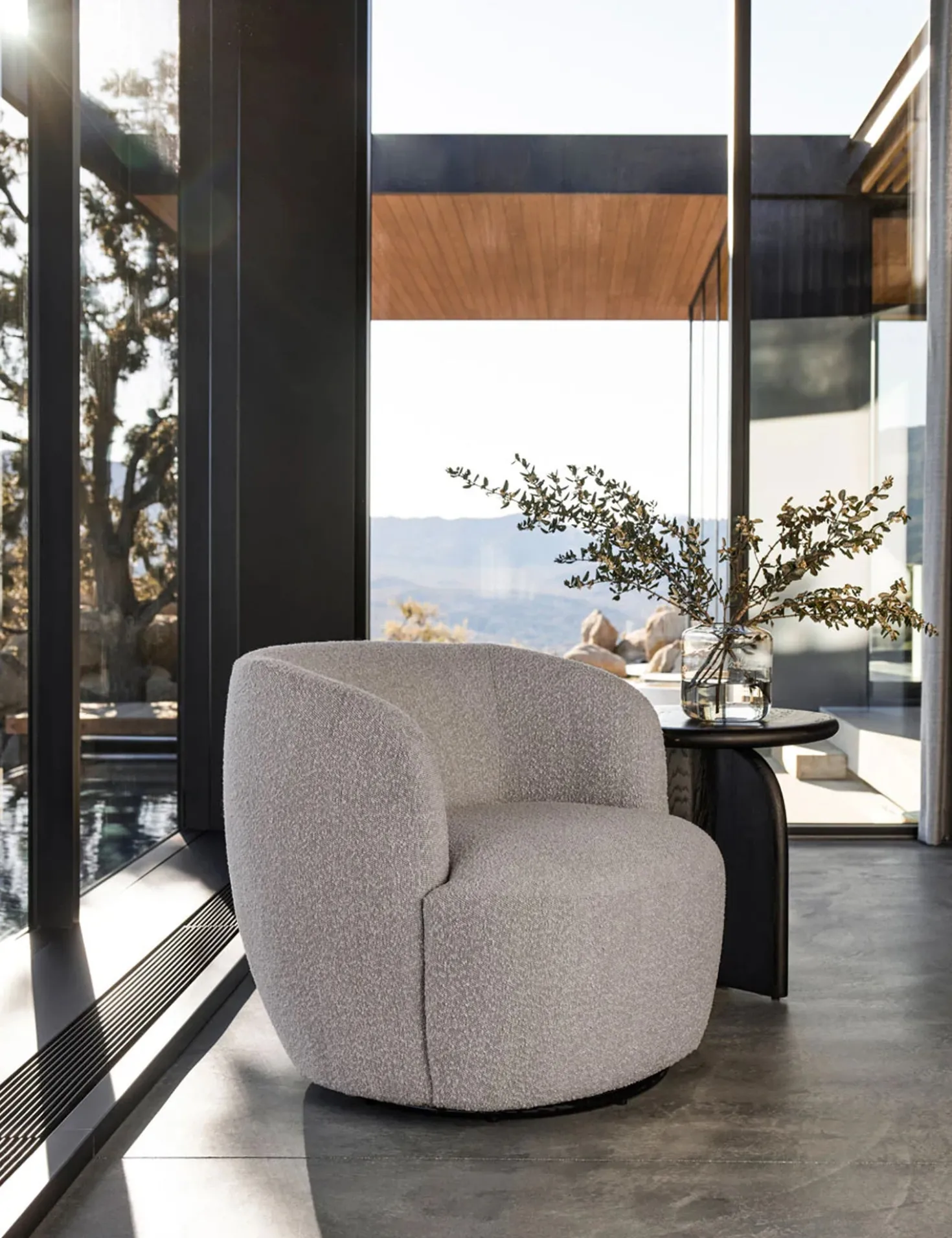 Rue Swivel Chair