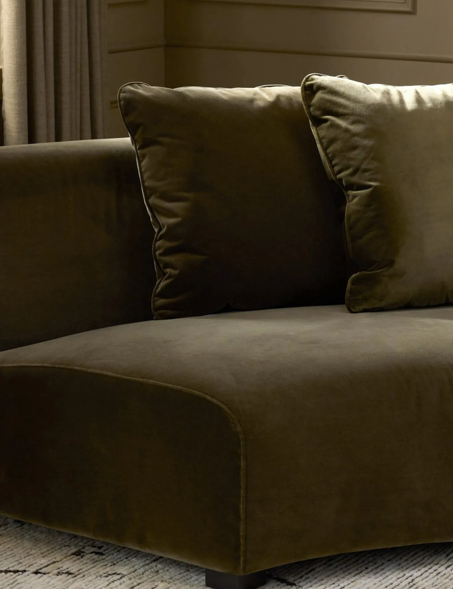 Saban 2-Piece Curved Sectional Sofa