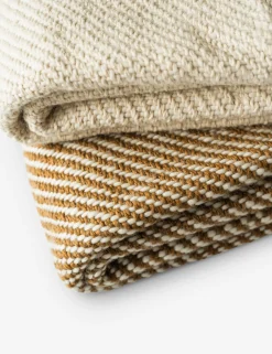 Sandvik Throw