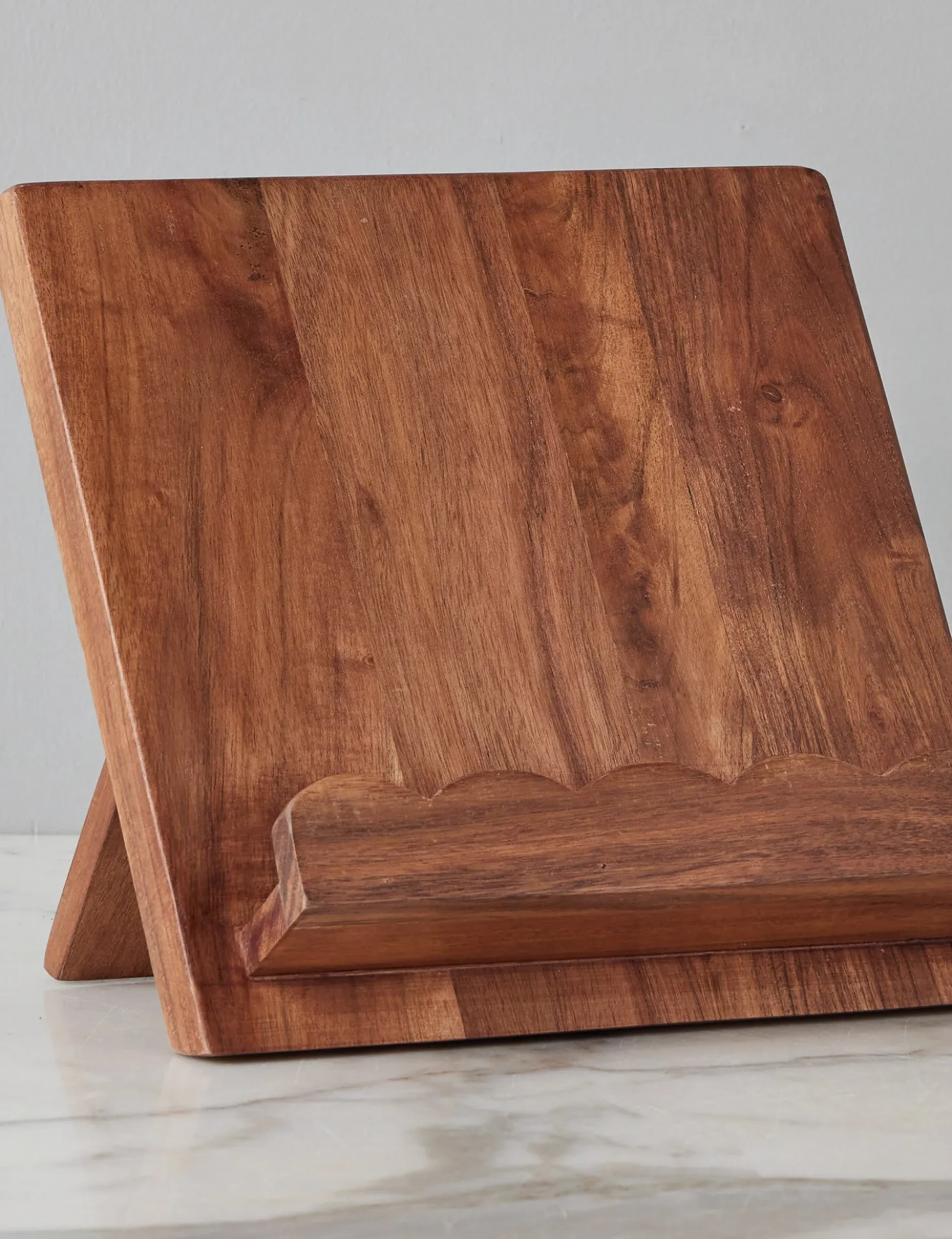 Scalloped Wood Book Stand by etúHOME