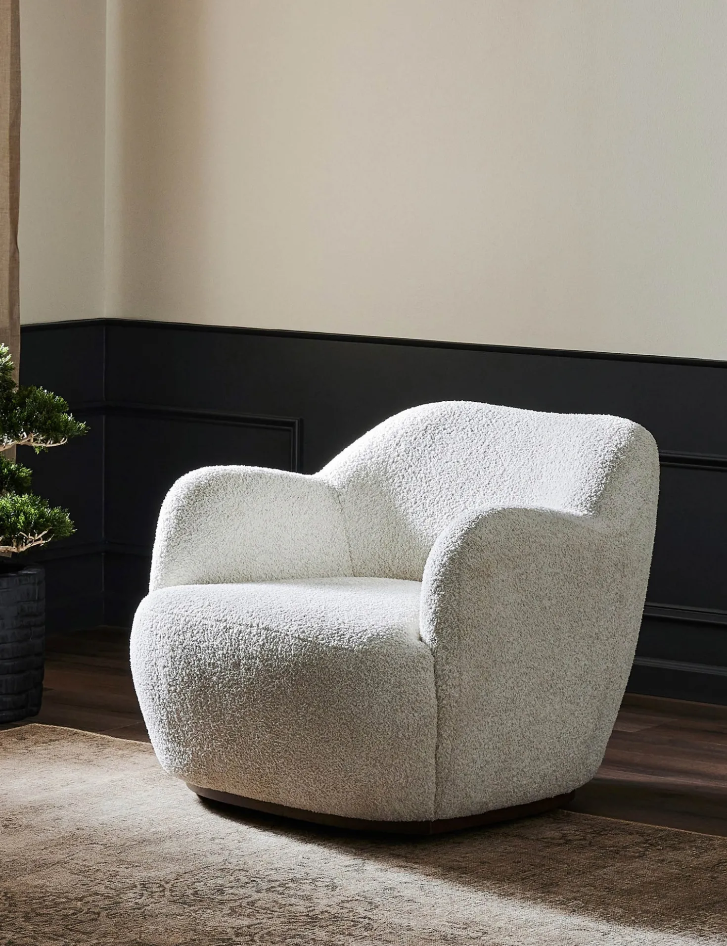Selkie Swivel Chair