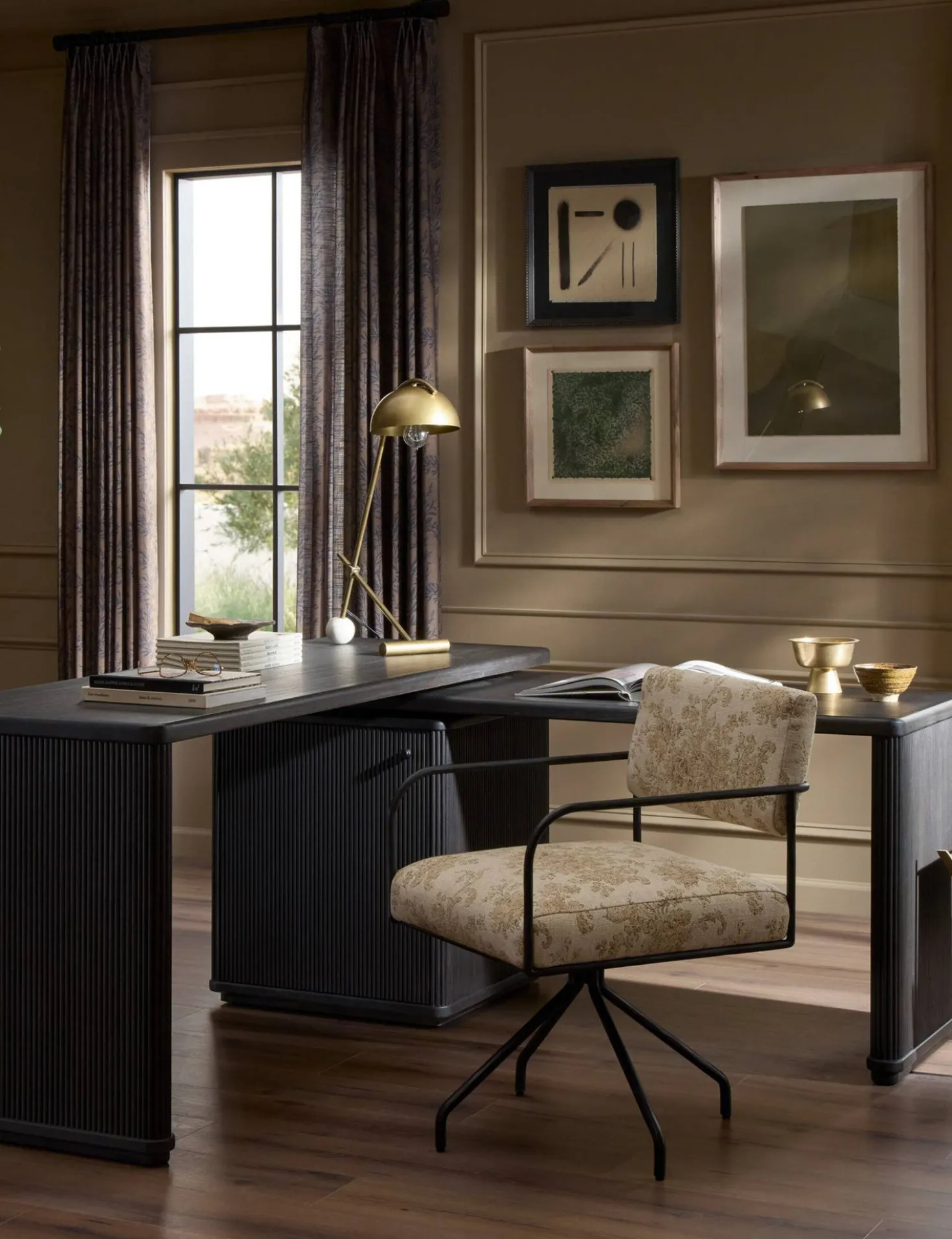 Sisa Rotating Desk