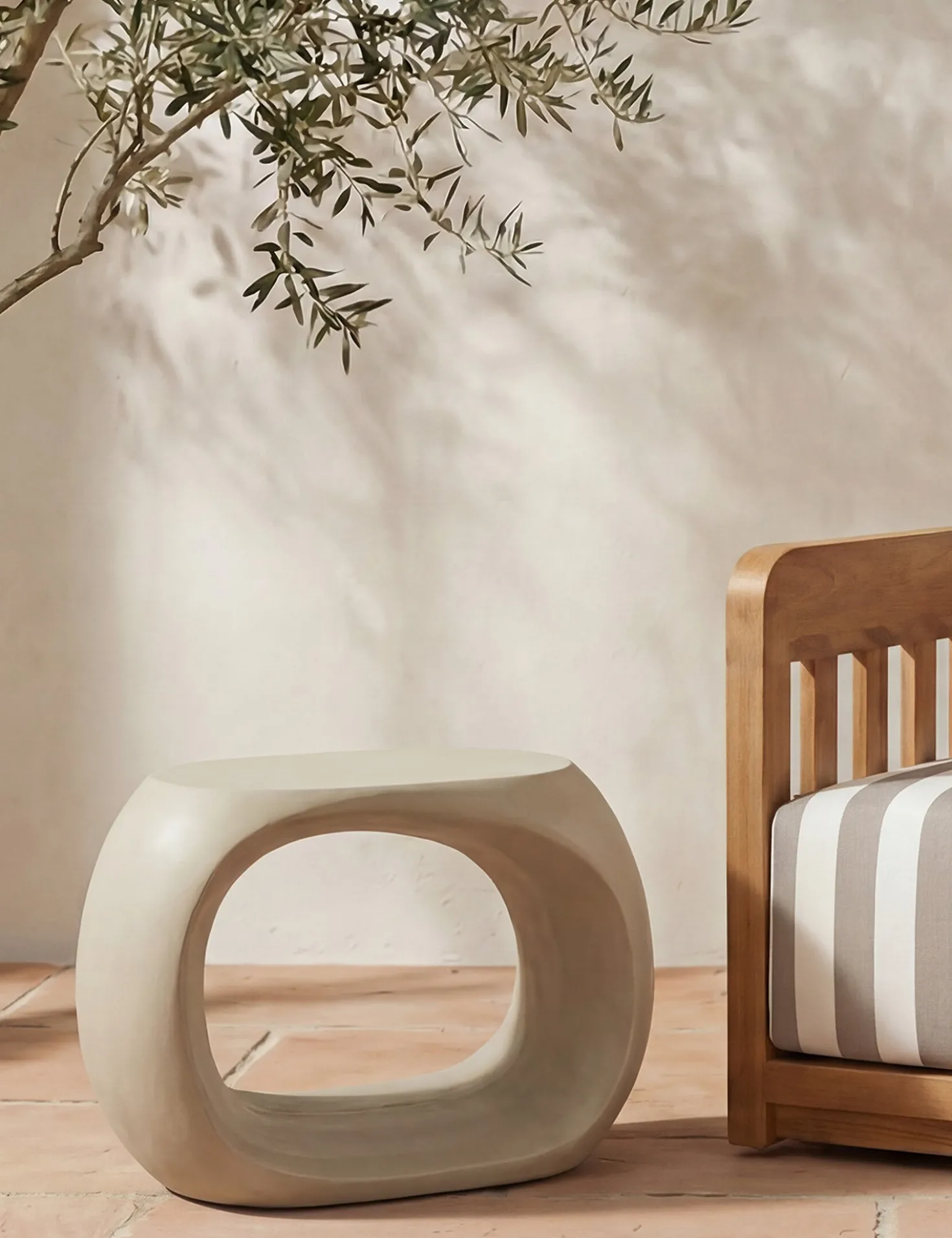 Sowa Indoor / Outdoor Stool