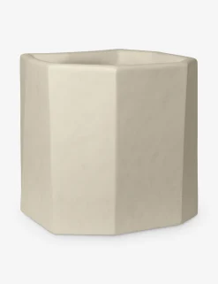 Staffa Planter