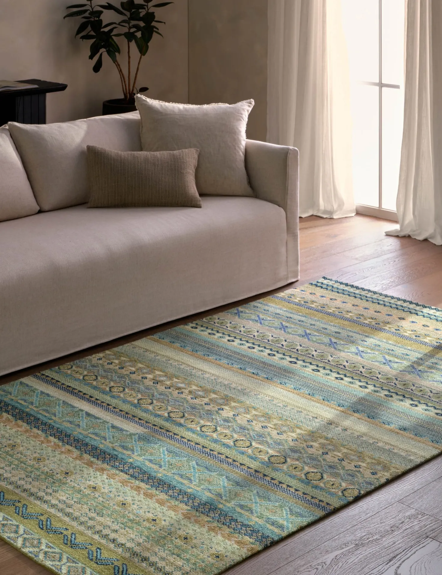 Sufyan Hand-Knotted Wool Rug