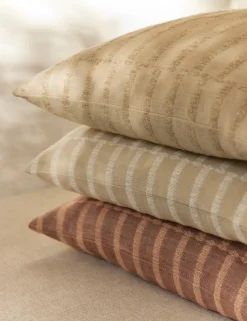 Thisbe Pillow
