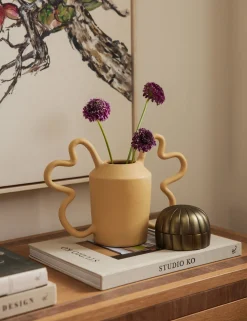 Toma Vase