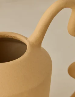 Toma Vase