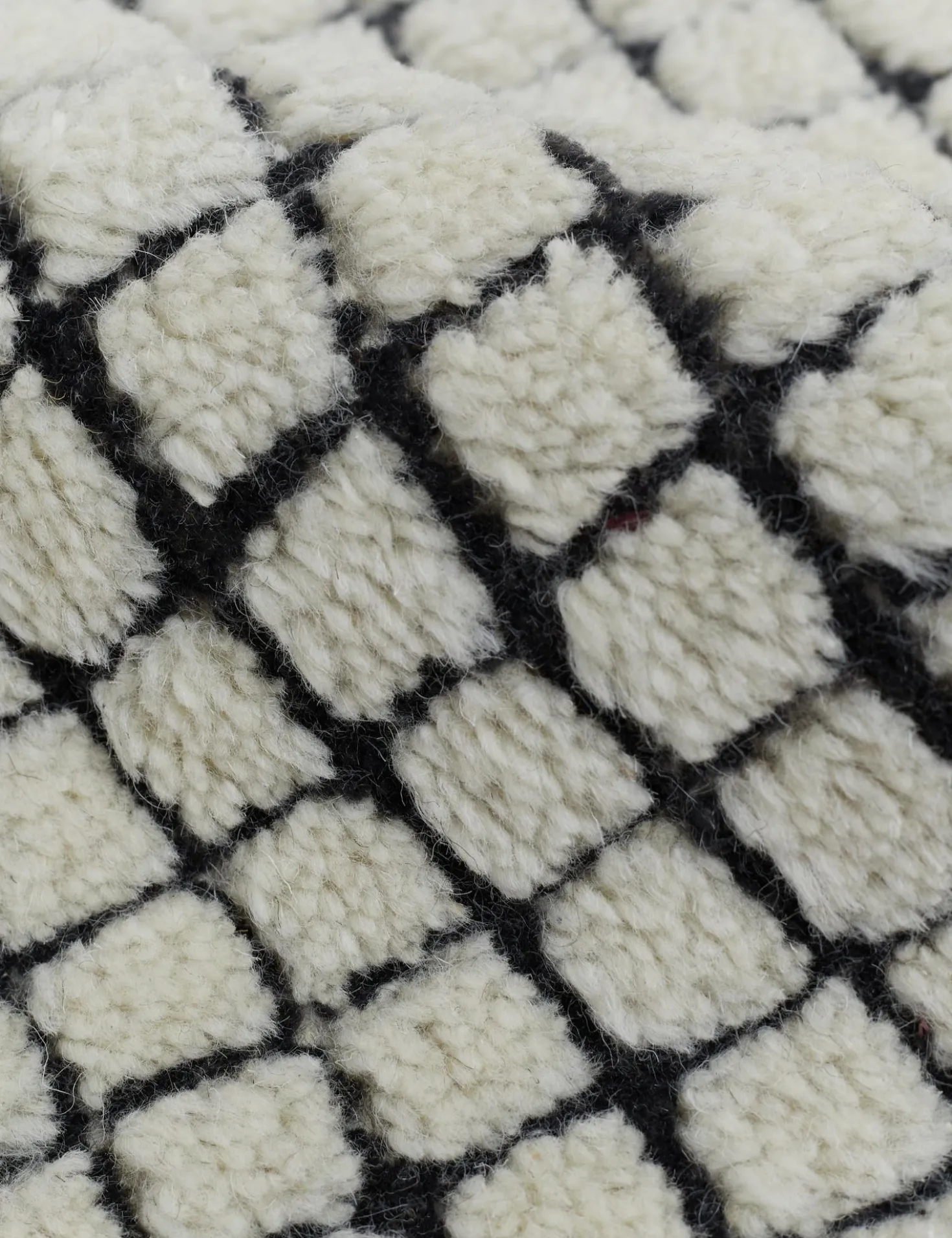 Uma Hand-Knotted Wool Rug
