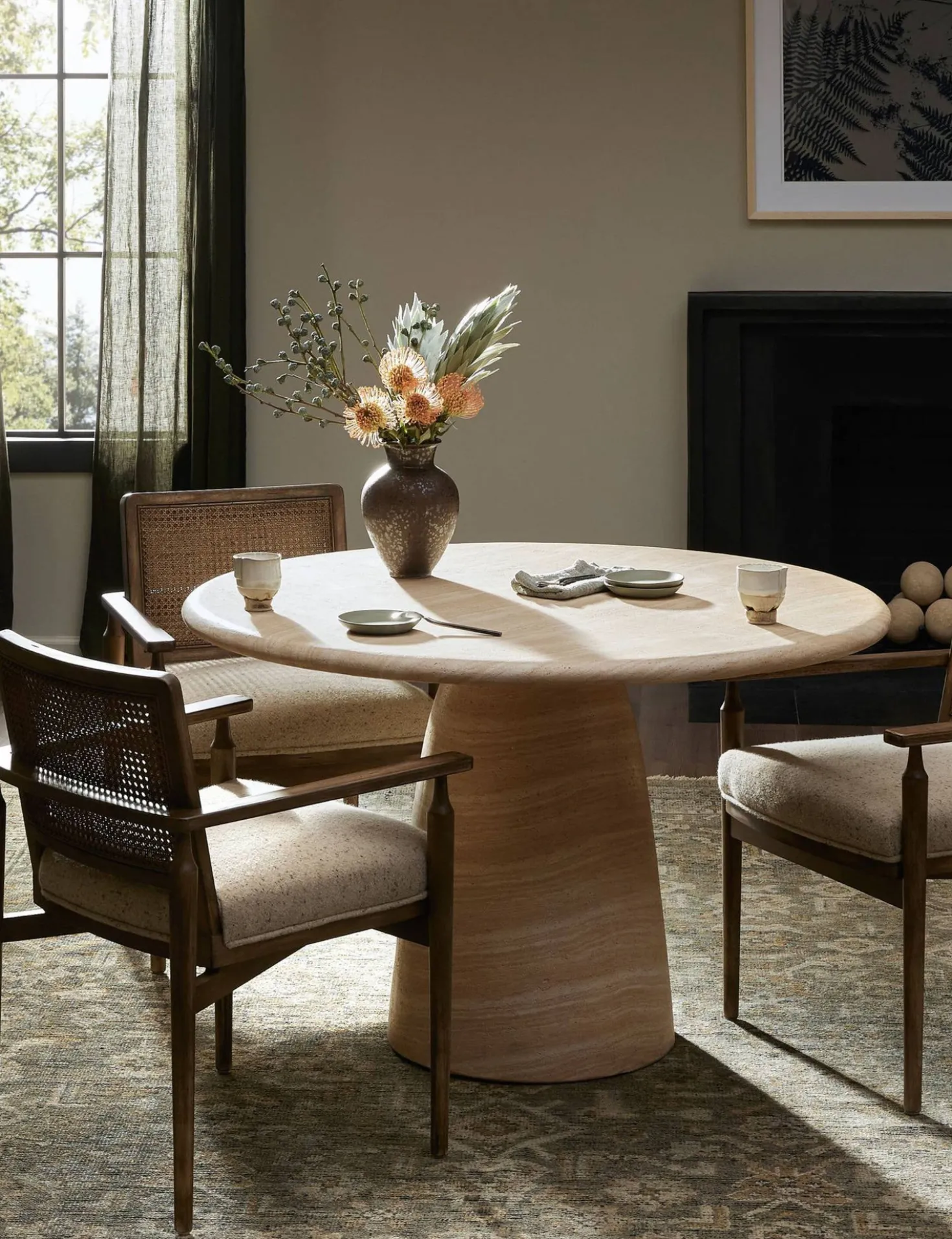 Vinci Round Dining Table