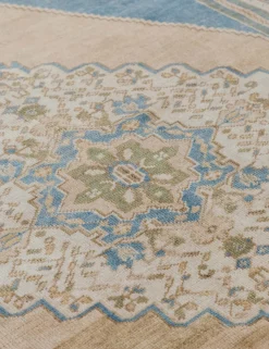 Vintage Turkish Hand-Knotted Wool Rug No. 536, 5'7
